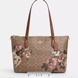 Coach Gallery Tote Bag In Signature Canvas With Roses